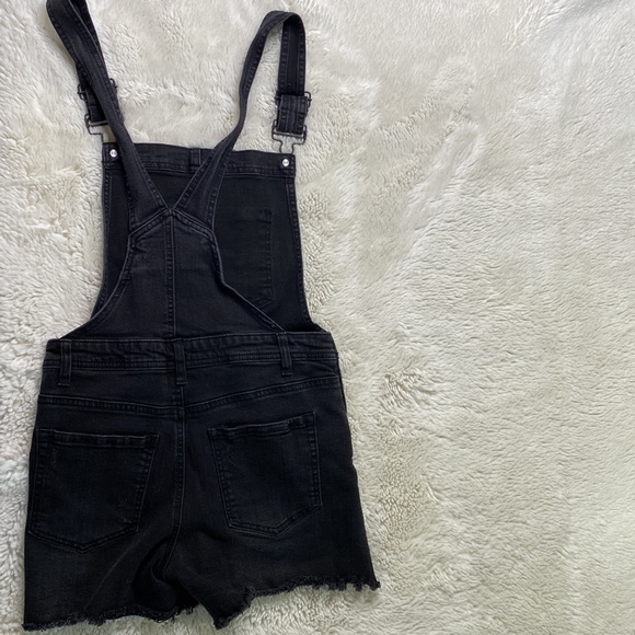 🤩🖤 Black Gothic Shortalls - Picture 2 of 4